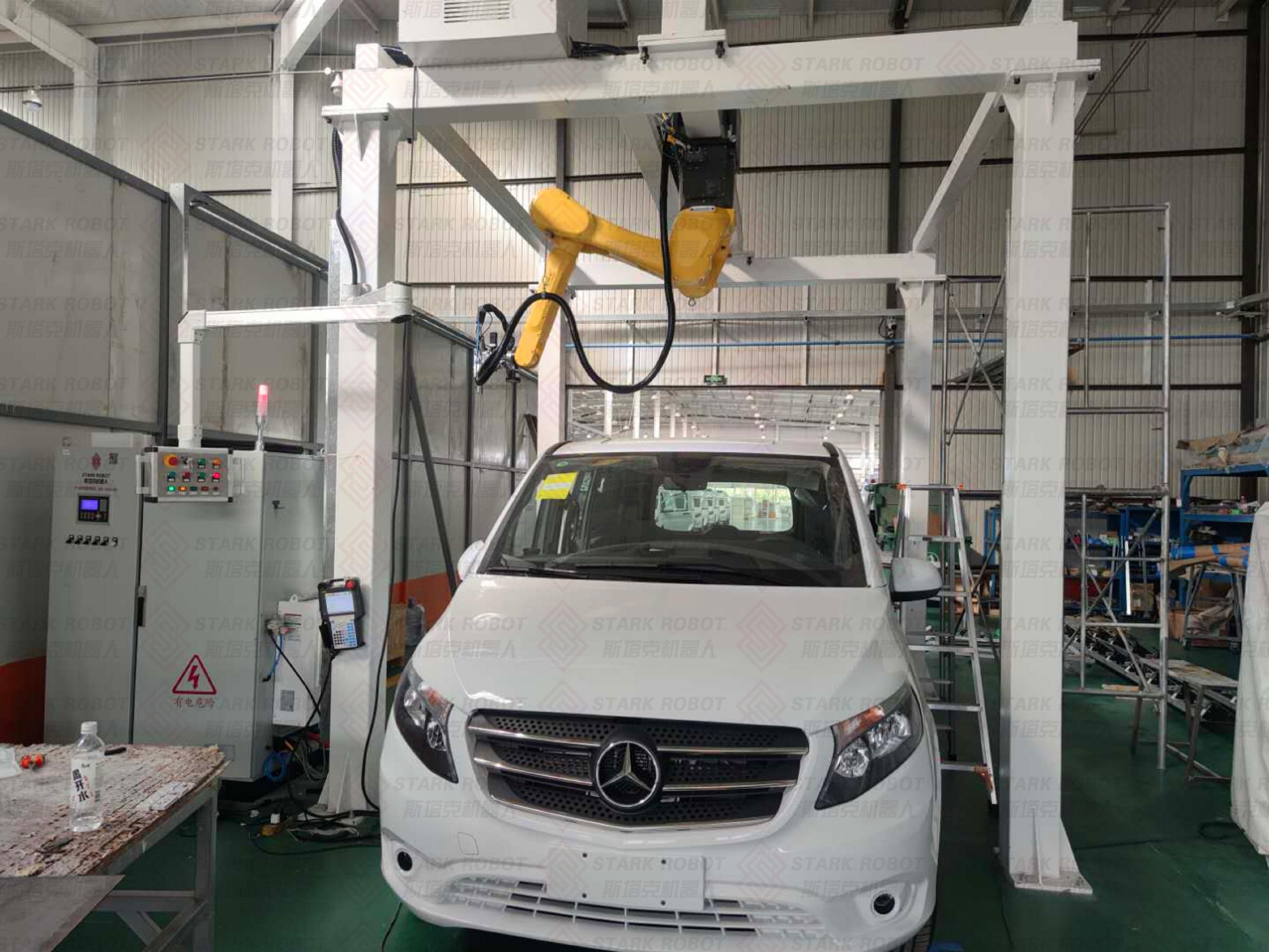改裝車鈑金切割，車輛無需定位，視覺定位程序自動(dòng)調(diào)整，方便快捷。